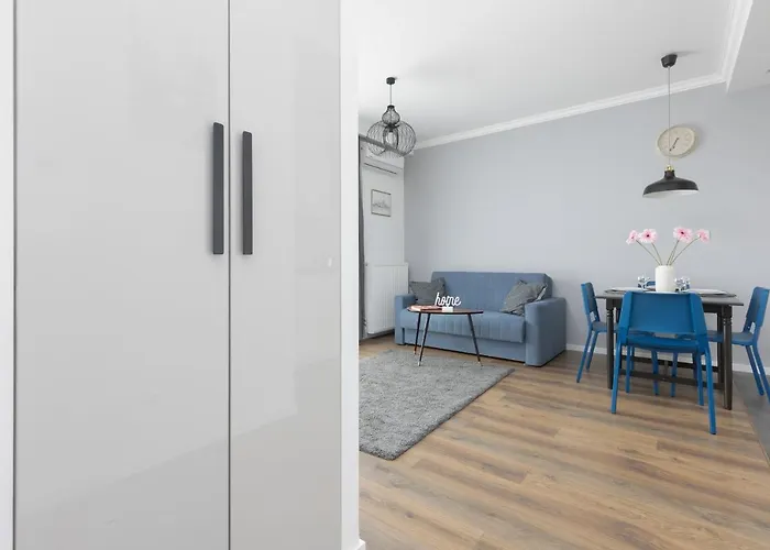 Warsaw Ursynów Apartment with Balcony by Renters