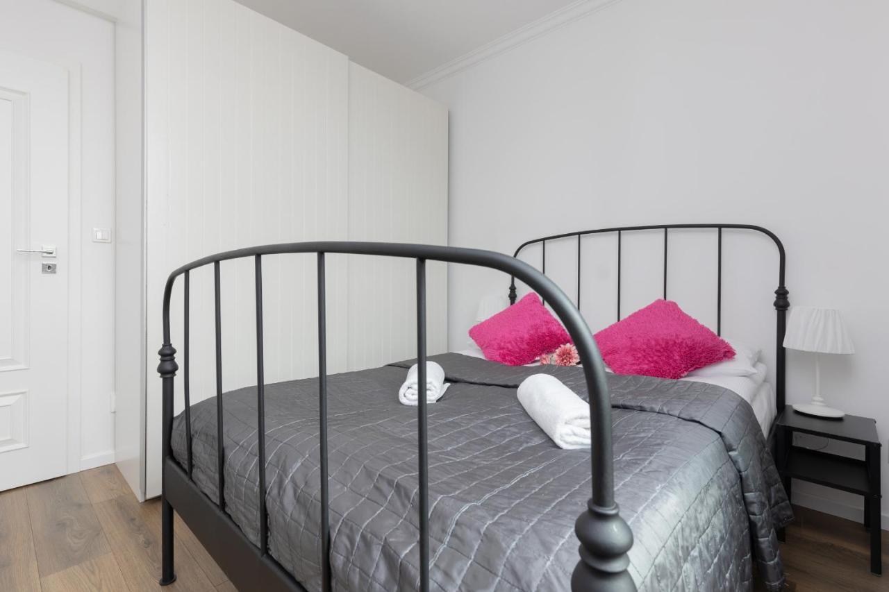 Ursynów With Balcony By Renters Apartamento Varsovia