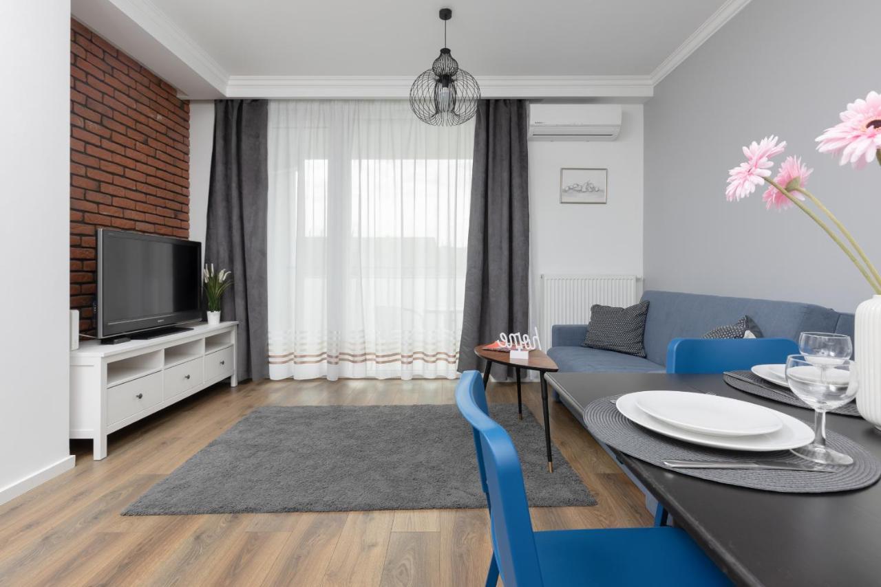 Ursynów With Balcony By Renters Apartamento Varsovia