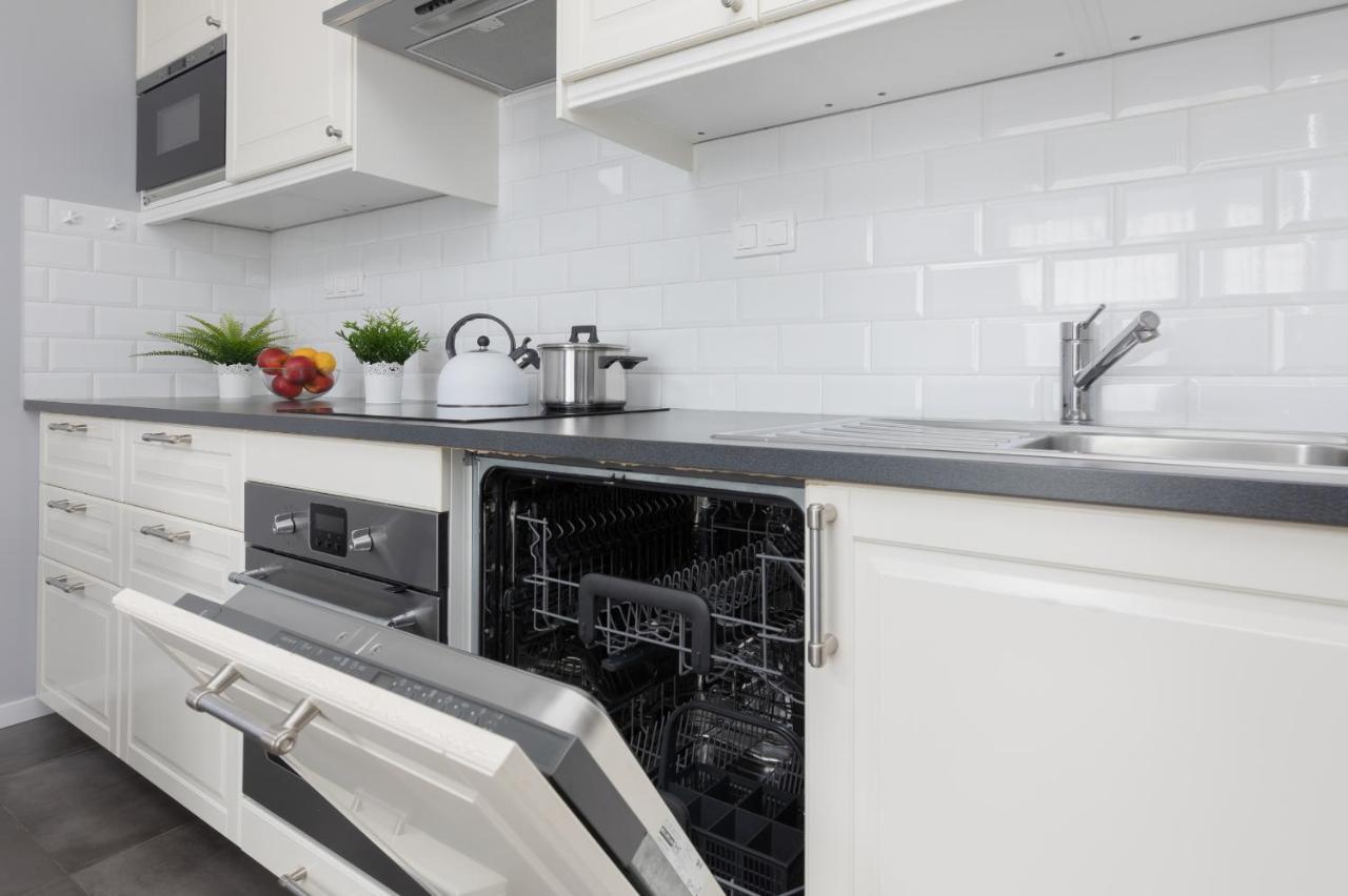 Ursynów With Balcony By Renters Apartamento